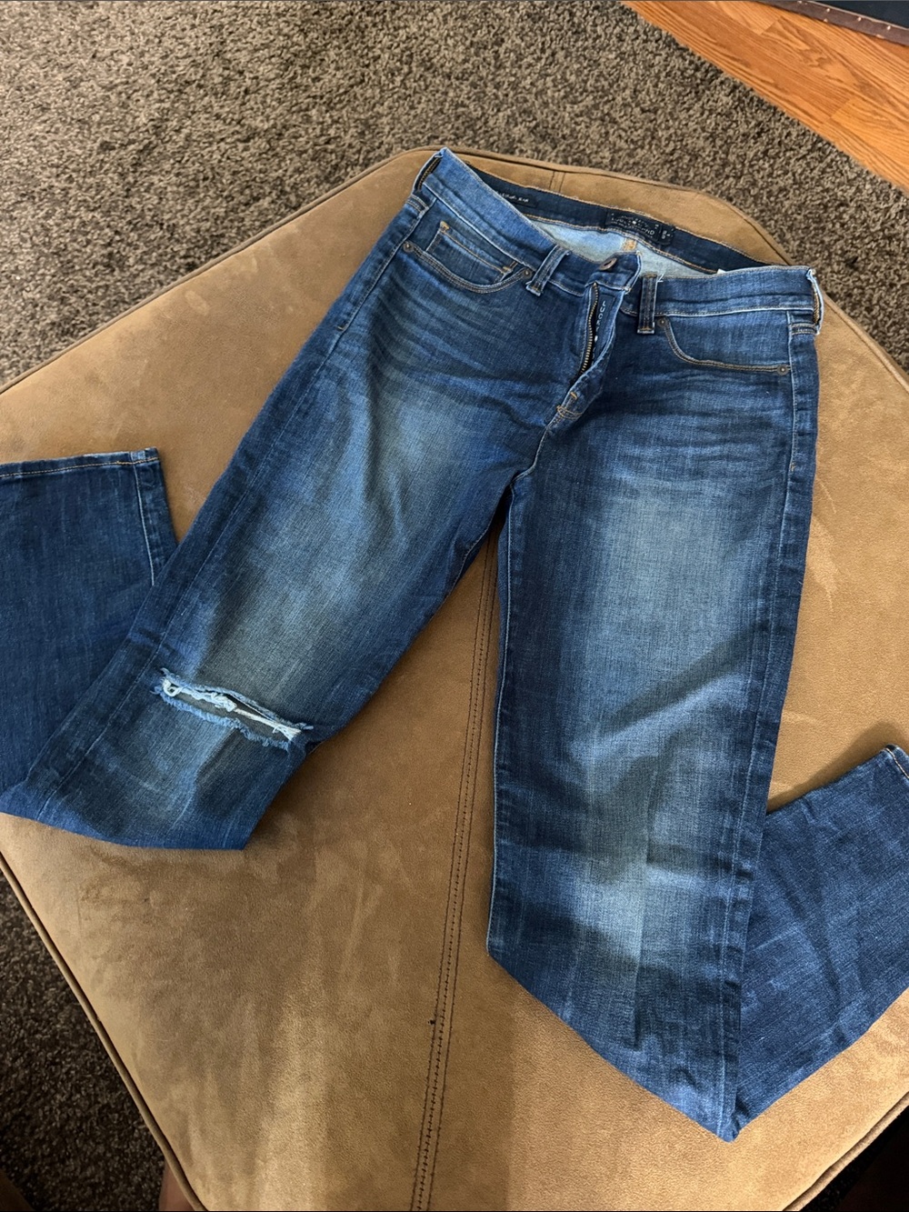Lucky Brand Women's Dark Blue Skinny Jeans with Knee Rip